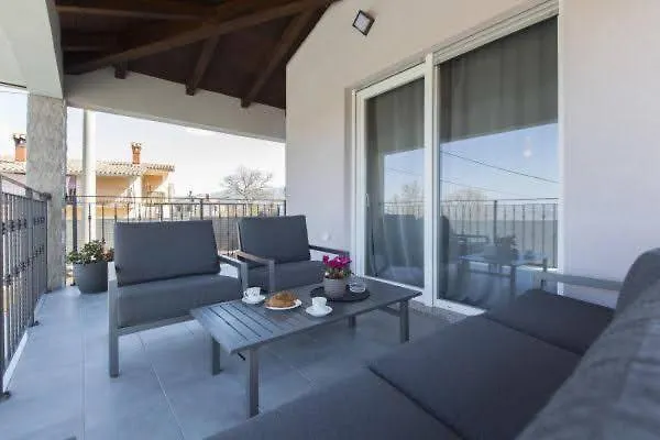 Haus Simuni Villa Kršan 0*,