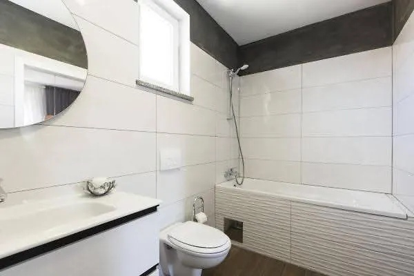 Haus Simuni Villa Kršan Vakantiehuis